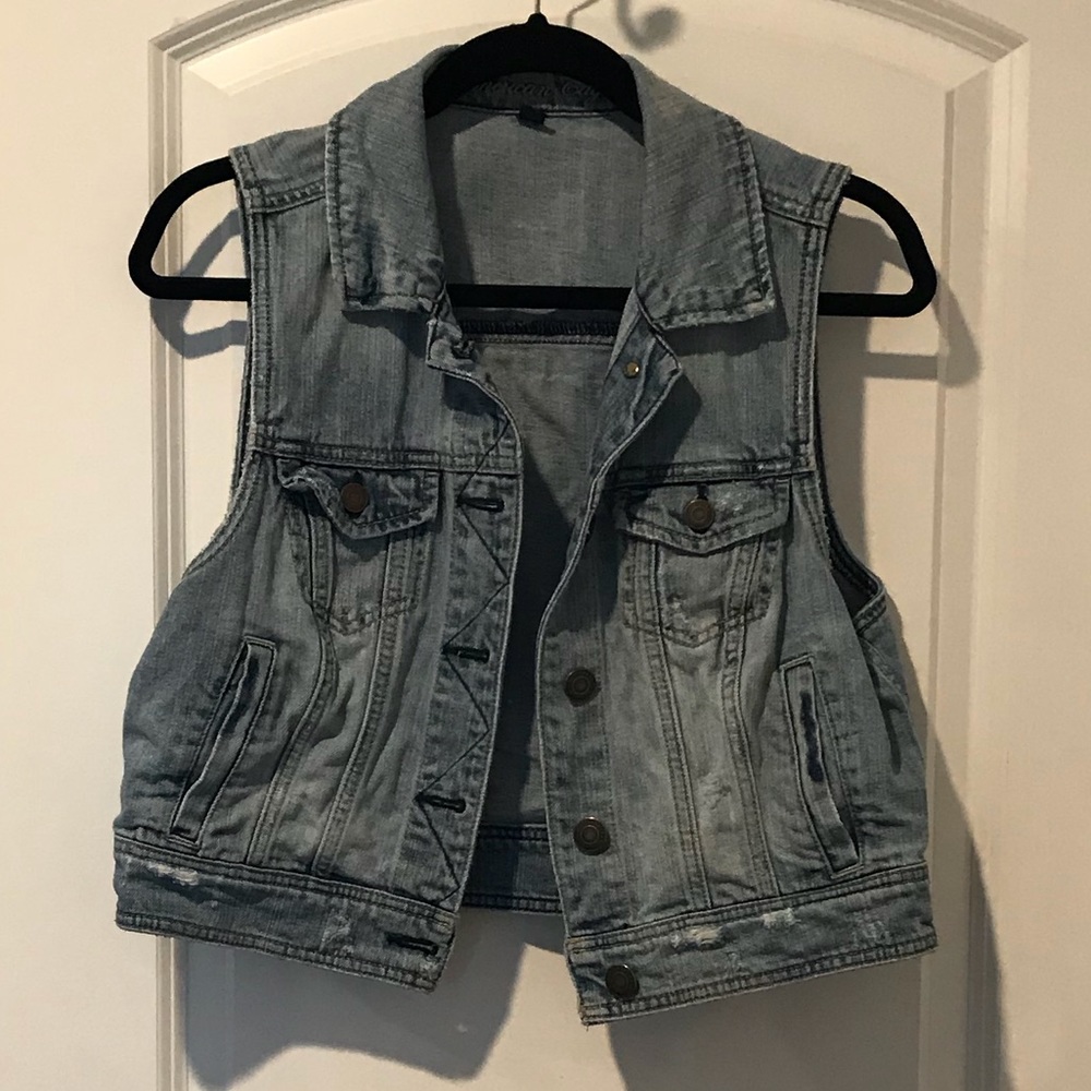 American Eagle Cropped Sleeveless Jean Vest